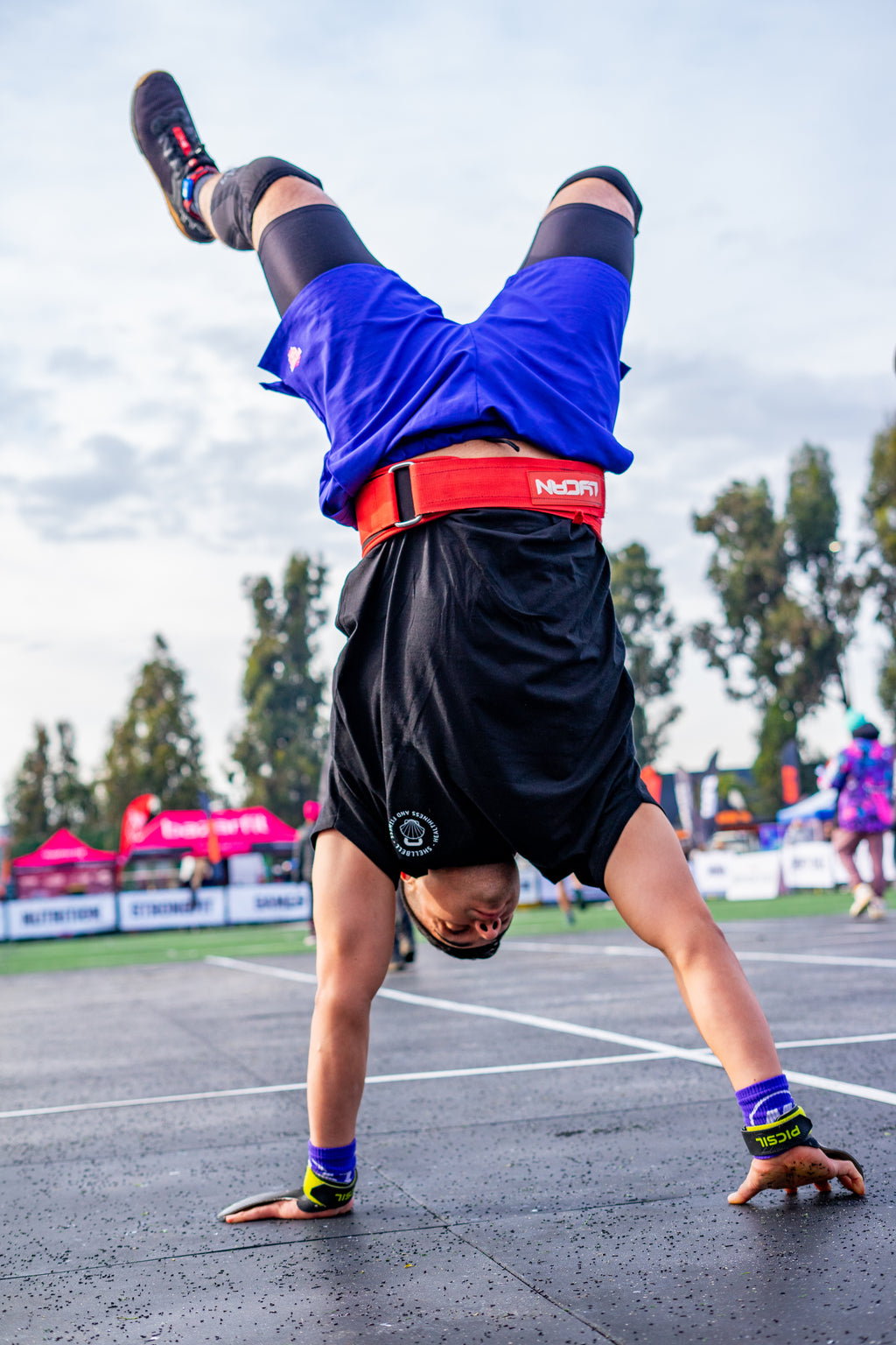 Polera Salto el Cajón – Jump High / Overcome All 🖤✨